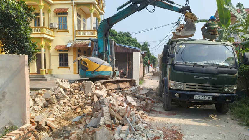 THÔN CỘNG HÒA ĐẨY MẠNH PHONG TRÀO HIẾN ĐẤT MỞ ĐƯỜNG – LAN TỎA TINH THẦN VÌ CỘNG ĐỒNG