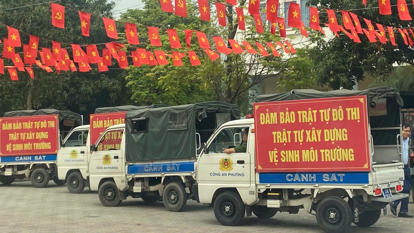 PHƯỜNG LONG BIÊN TỔ CHỨC RA QUÂN XỬ LÝ VI PHẠM TRẬT TỰ ĐÔ THỊ TẠI PHỐ TRẠM, ĐƯỜNG CỔ LINH