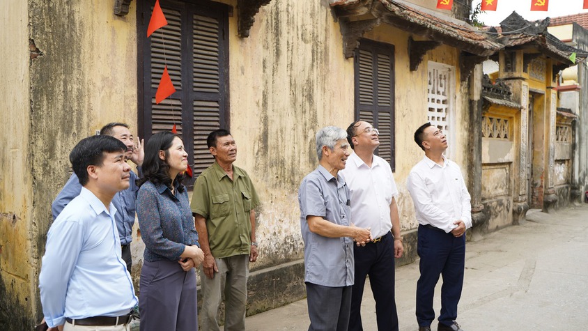 Trung tâm Nội dung số và truyền thông tìm hiểu thực tế các mô hình phát triển kinh tế làng nghề truyền thống ở xã Chuyên Mỹ