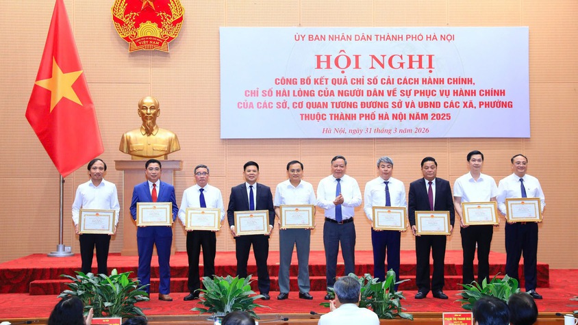 Chuyên Mỹ được UBND thành phố tặng Bằng khen vì có thành tích xuất sắc trong phong trào thi đua 