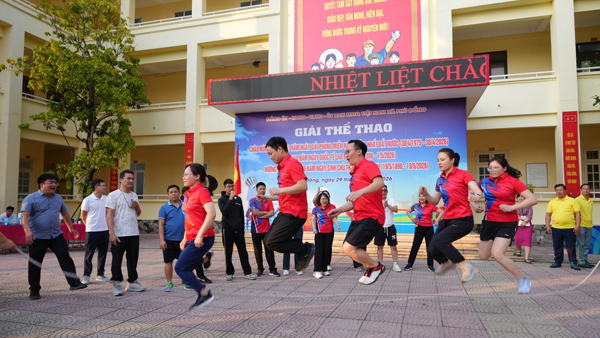 XÃ PHÙ ĐỔNG TỔ CHỨC GIẢI THỂ THAO CÁN BỘ, CÔNG CHỨC, VIÊN CHỨC, NGƯỜI LAO ĐỘNG CHÀO MỪNG CÁC NGÀY LỄ LỚN