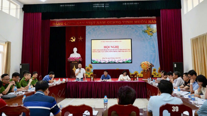 Xã Hồng Vân triển khai kế hoạch giải quyết vi phạm đất đai trong khu vực lòng Sông Hồng trên địa bàn xã.