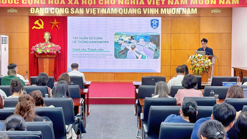 Phường Đại Mỗ tập huấn Hệ thống không gian làm việc số HanoiWork