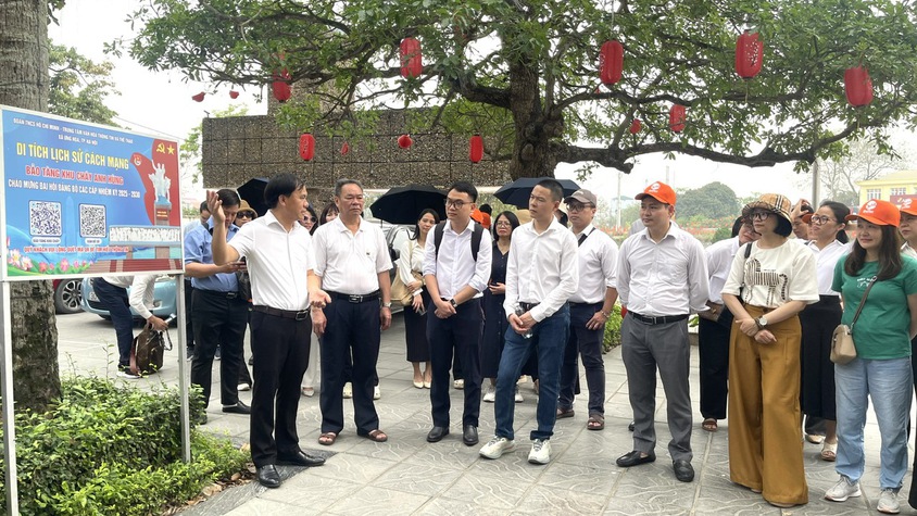 LỚP TRUNG CẤP LÝ LUẬN CHÍNH TRỊ K36B-25 (TW3)  THAM QUAN THỰC TẾ TẠI XÃ ỨNG HÒA.