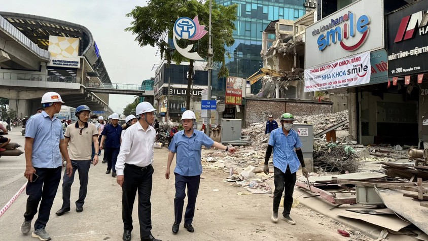 Lãnh đạo phường Thanh Xuân kiểm tra thực địa, đẩy nhanh tiến độ giải phóng mặt bằng đường Vành đai 2,5