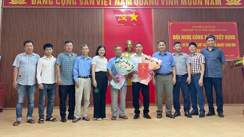 Đảng ủy xã Xuân Mai công bố Quyết định chỉ định Bí thư Chi bộ HTX Nông nghiệp Xuân Mai nhiệm kỳ 2025-2030