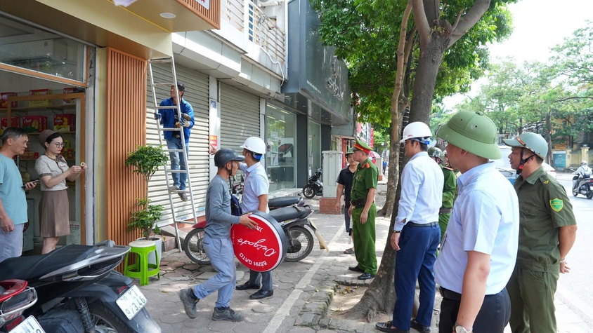 Gia Lâm ra quân lập lại trật tự đô thị trên các tuyến đường trọng điểm