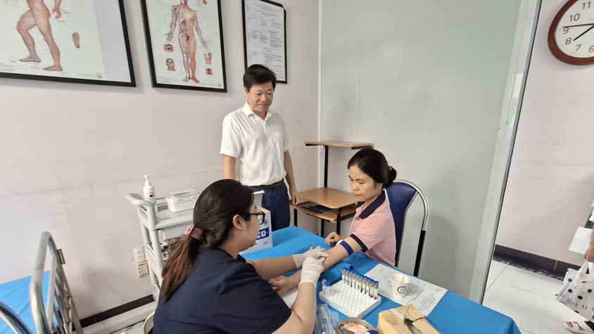Công đoàn phường Đại Mỗ tổ chức chương trình khám, tư vấn sức khỏe miễn phí cho đoàn viên công đoàn
