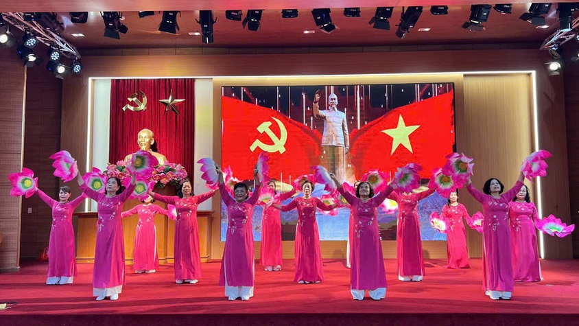 Ủy ban MTTQ Việt Nam xã Gia Lâm tổ chức liên hoan văn nghệ chào mừng thành công Đại hội đại biểu toàn quốc MTTQ Việt Nam lần thứ XI