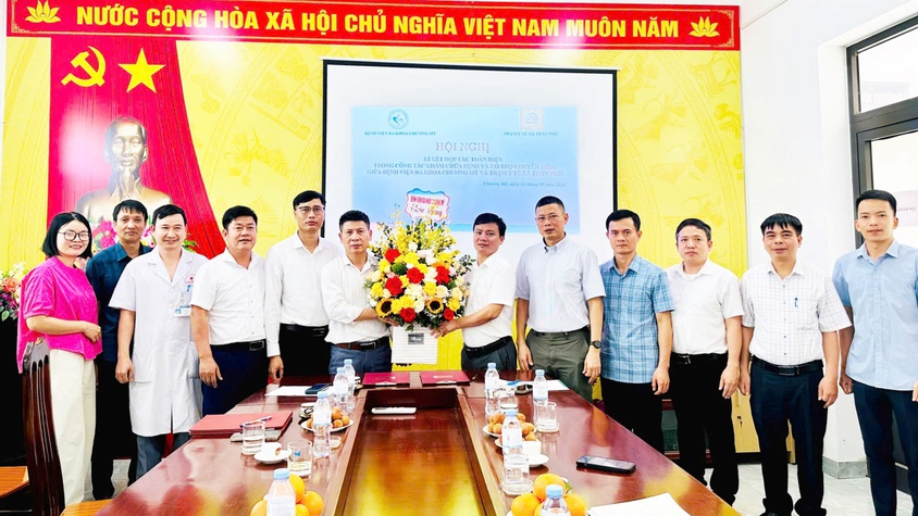 Bệnh viện Đa khoa Chương Mỹ, Trạm y tế xã Trần Phú tổ chức Hội nghị ký kết trong công tác khám chữa bệnh và hỗ trợ chuyên môn