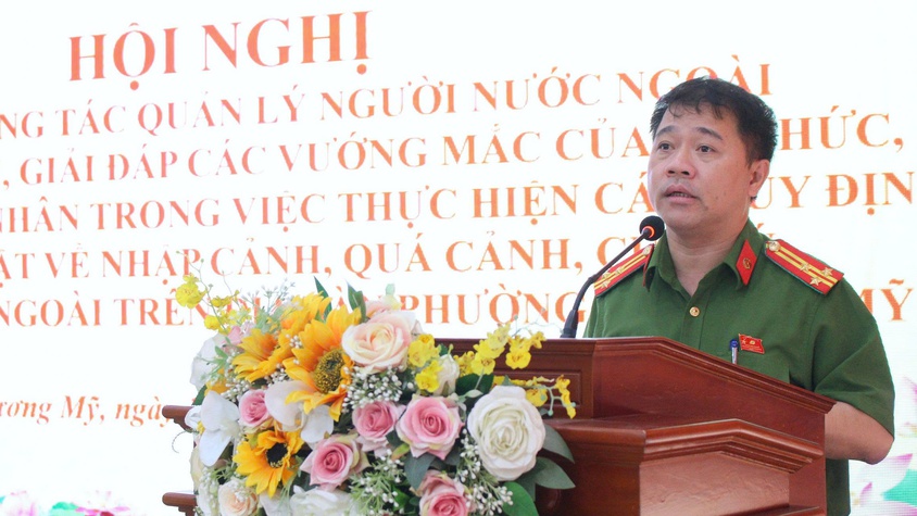Công an phường Chương Mỹ tổ chức Hội nghị tập huấn công tác quản lý người nước ngoài và tuyên truyền, giải đáp vướng mắc trong thực hiện quy định pháp luật về xuất nhập cảnh