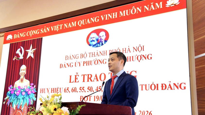 Phường Phú Thượng trang trọng tổ chức Lễ trao tặng Huy hiệu Đảng đợt 19/5/2026