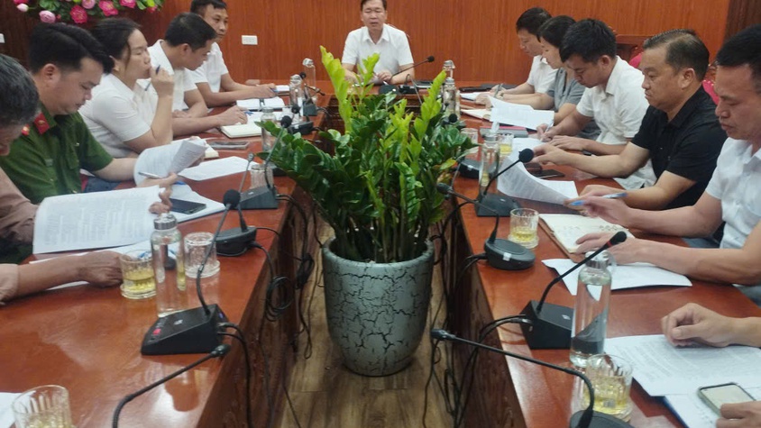 Xã Kim Anh tổ chức họp triển khai phương án cưỡng chế công trình vi phạm trên địa bàn.