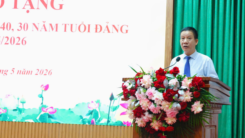 Xã Yên Lãng tổ chức trao Huy hiệu Đảng đợt 19/5 cho 41 đảng viên