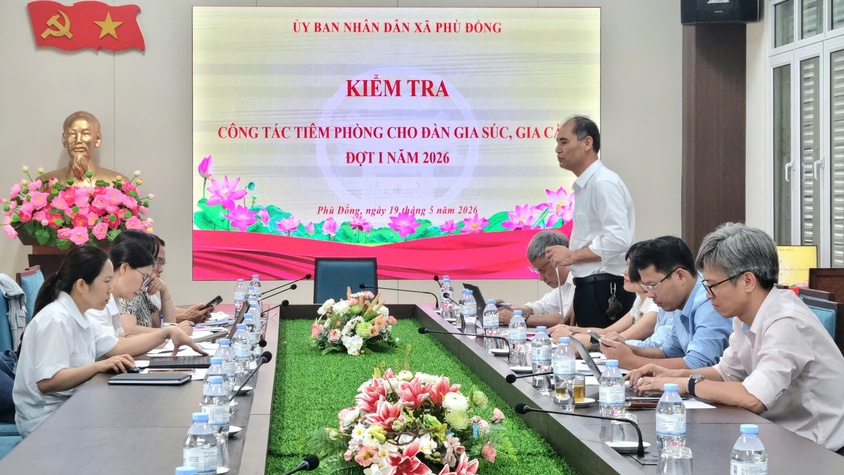 Kiểm tra công tác phòng chống dịch bệnh cho đàn gia súc, gia cầm tại xã Phù Đổng 