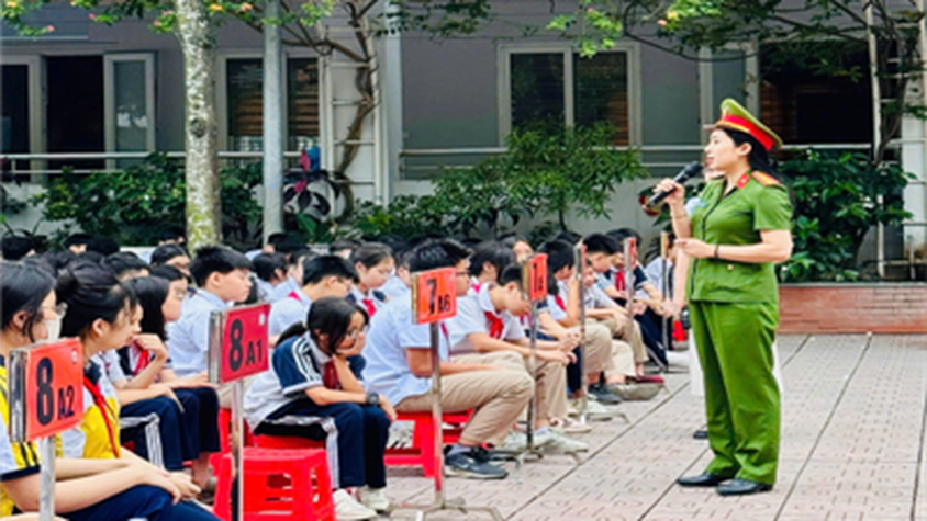 TUYÊN TRUYỀN PHÁP LUẬT VỀ BÌNH ĐẲNG GIỚI VÀ PHÒNG CHỐNG BẠO LỰC HỌC ĐƯỜNG TẠI TRƯỜNG THCS THỊNH LIỆT
