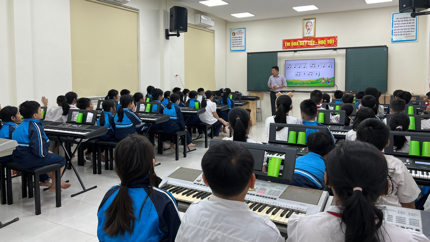 Thầy giáo Nguyễn Văn Lâm - Người thắp lửa đam mê âm nhạc cho học sinh