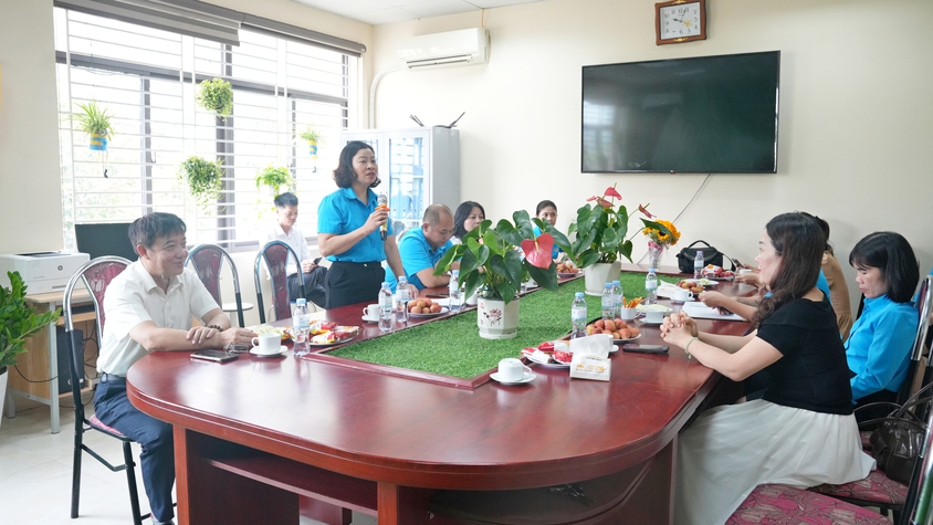 CÔNG ĐOÀN PHƯỜNG SƠN TÂY GẮN BIỂN CÔNG TRÌNH 