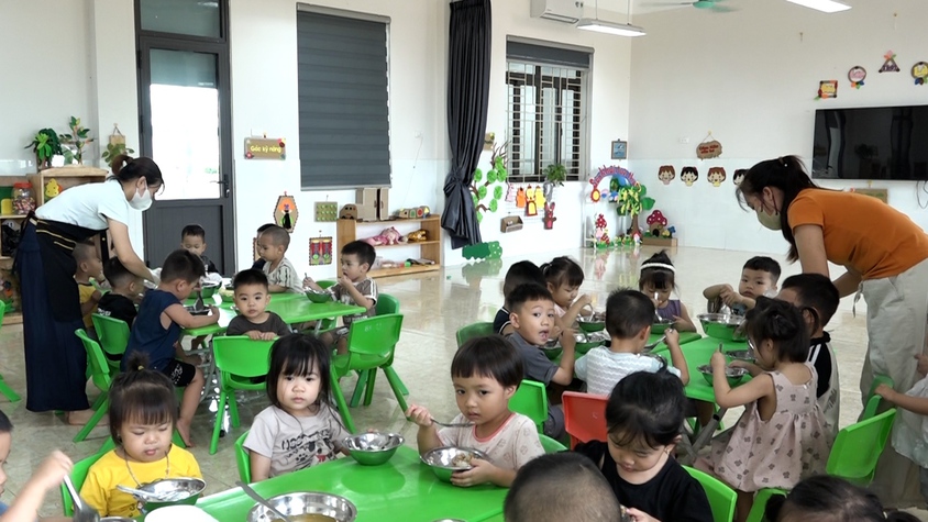 Xã Mỹ Đức tăng cường kiểm tra an toàn thực phẩm tại các bếp ăn tập thể trường học và các cơ sở cung cấp nguyên liệu thực phẩm, cơ sở chế biến suất ăn sẵn cho các trường  học