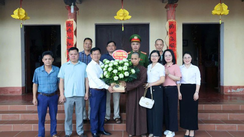 Đồng chí Chủ tịch Ủy ban MTTQ xã Phùng Xuân Hải thăm, chúc mừng các cơ sở phật giáo nhân dịp Đại lễ Phật đản Phật lịch 2570 – Dương lịch 2026