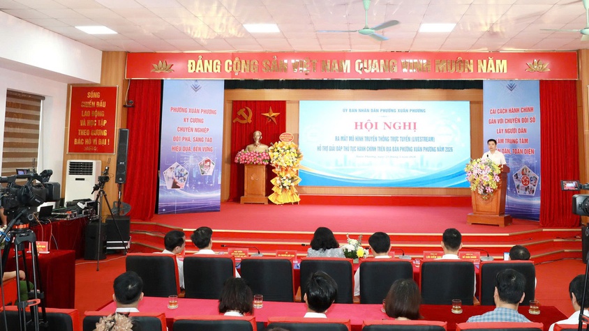 Phường Xuân Phương ra mắt mô hình truyền thông trực tuyến hỗ trợ giải đáp thủ tục hành chính