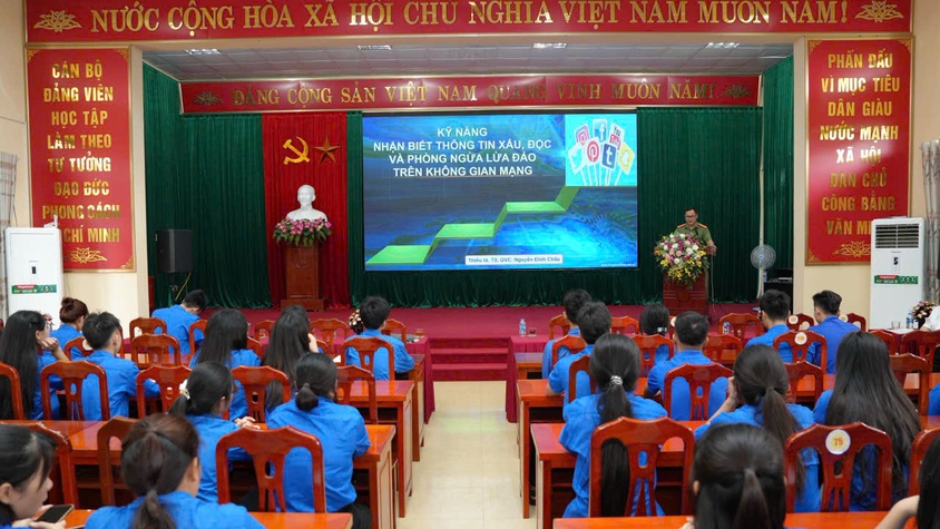 Nâng cao nghiệp vụ công tác đoàn và phong trào thanh niên các xã Thanh Oai, Tam Hưng, Dân Hòa
