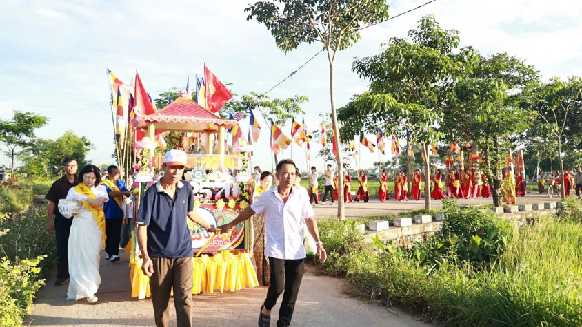 Trang nghiêm Đại lễ Phật đản Phật lịch 2570 tại chùa Linh Ứng