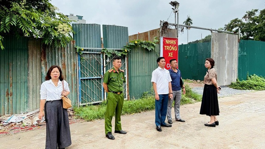 Ban Kinh tế - Ngân sách Hội đồng nhân dân phường giám sát công tác tham mưu thực hiện quản lý Nhà nước đối với các điểm trông giữ xe trên địa bàn phường Đại Mỗ