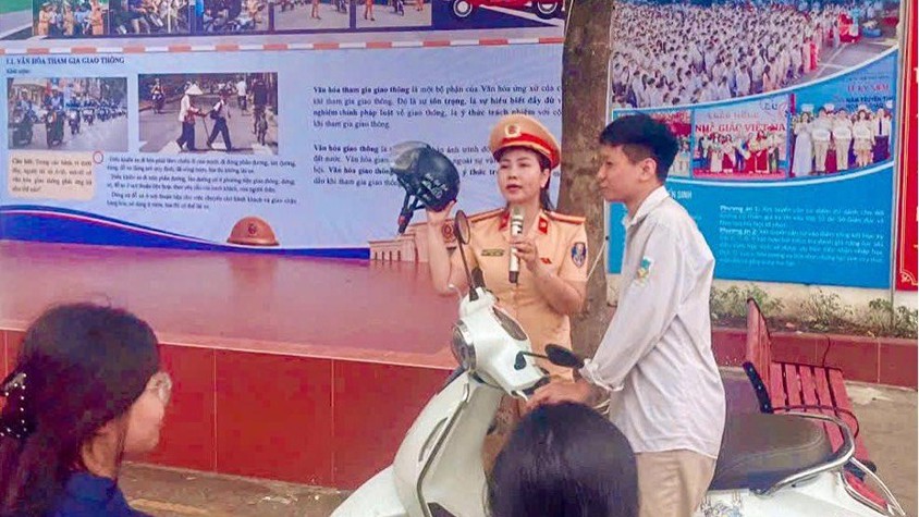Hà Nội: Nâng cao ý thức an toàn giao thông cho học sinh