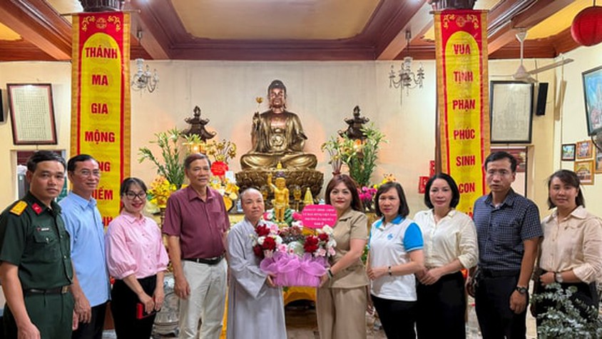 Phường Ô Chợ Dừa thăm, chúc mừng các cơ sở Phật giáo, tín ngưỡng nhân dịp Đại lễ Phật đản