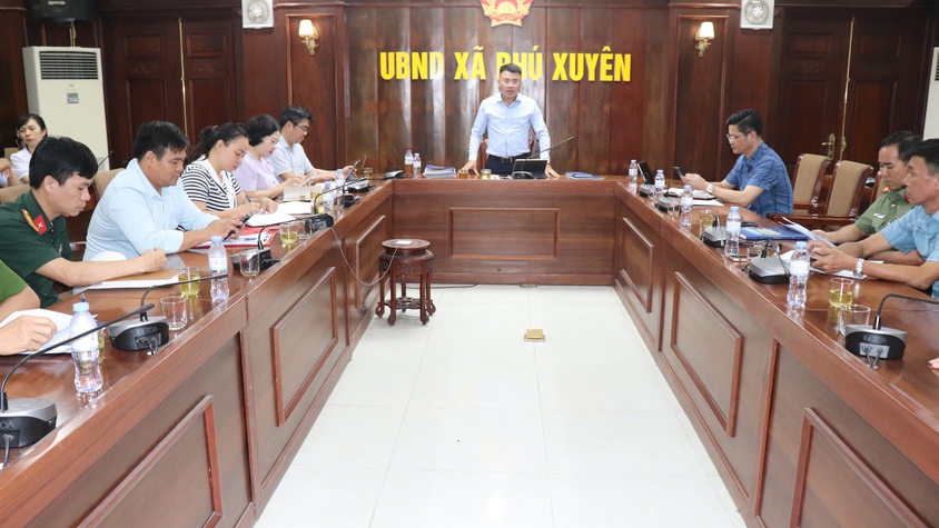 Hội nghị triển khai, họp bàn dự thảo kế hoạch thi hành Quyết định áp dụng biện pháp khắc phục hậu quả do vi phạm hành chính lĩnh vực đất đai trên địa bàn xã Phú Xuyên.