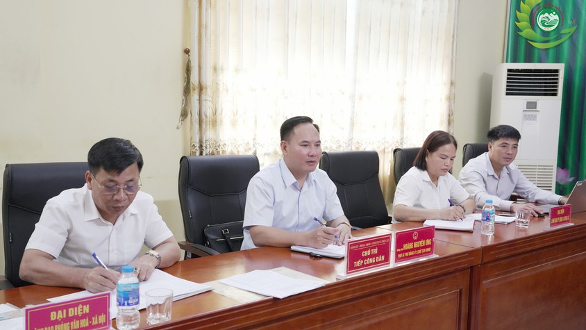 Đồng chí Chủ tịch UBND xã Phú Cát tiếp công dân định kỳ tháng 5/2026