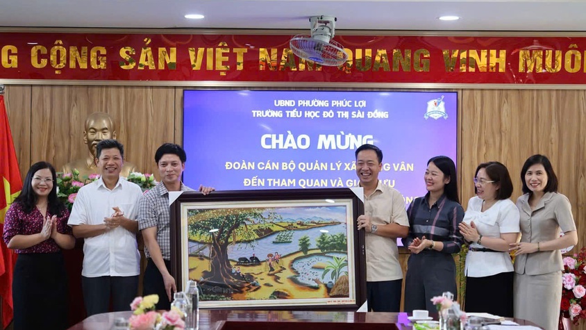 Xã Hồng Vân tham quan, trao đổi và học tập kinh nghiệm về mô hình giáo dục chất lượng cao