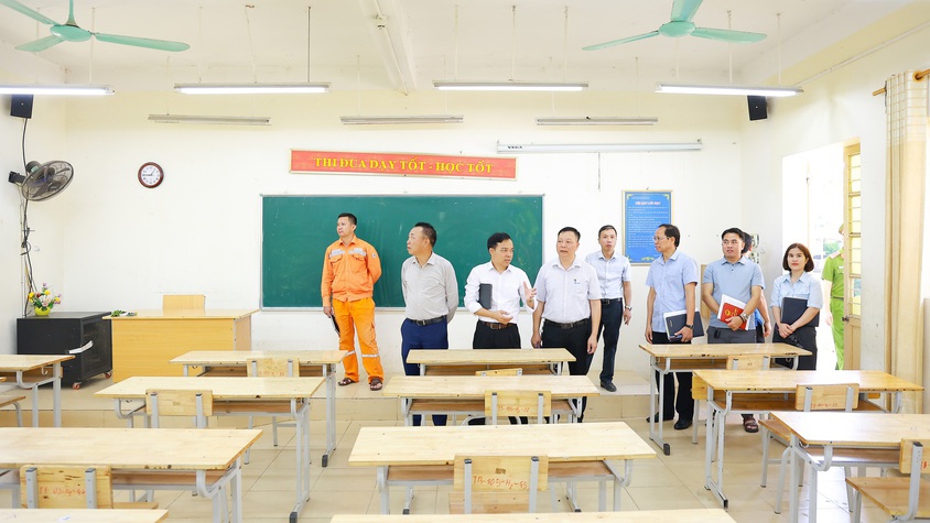 Xã Yên Xuân kiểm tra công tác chuẩn bị các điều kiện, cơ sở vật chất phục vụ kỳ thi tuyển sinh vào lớp 10 THPT năm học 2026-2027 trên địa bàn xã