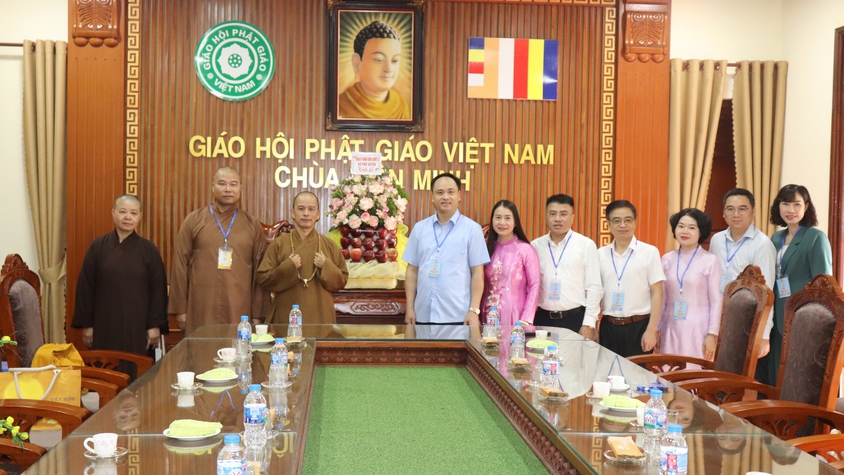 Các đồng chí lãnh đạo xã Phú Xuyên thăm, chúc mừng Đại lễ Phật đản Phật lịch 2570 – Dương lịch năm 2026
