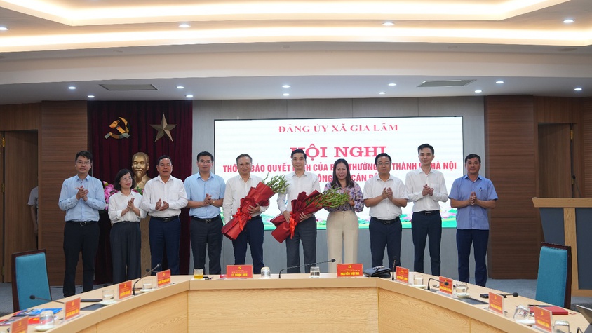 Xã Gia Lâm tổ chức hội nghị thông báo quyết định về công tác cán bộ và gặp mặt cán bộ chủ chốt nhận nhiệm vụ mới