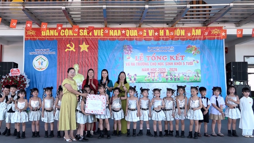 Xã Mỹ Đức thăm, tặng quà nhân dịp Tết thiếu nhi 01/6 năm 2026