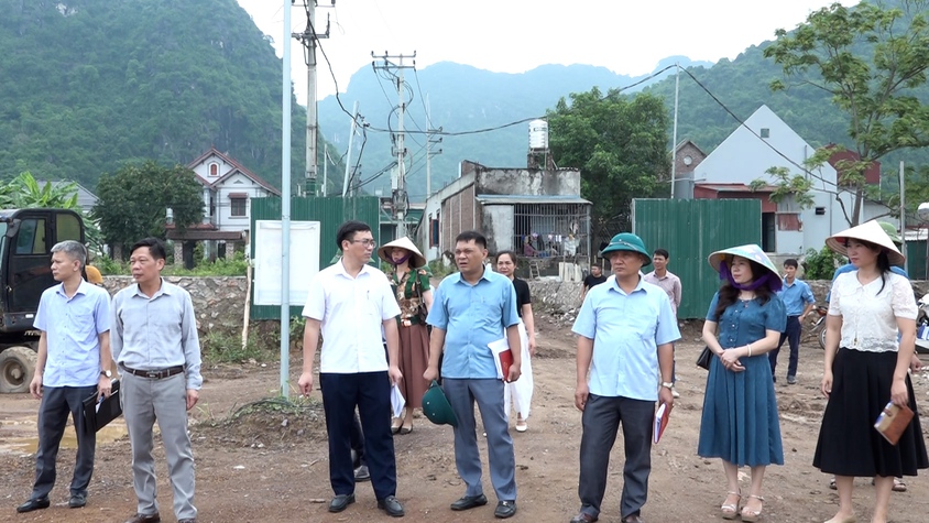 Đoàn giám sát HĐND xã Mỹ Đức giám sát tiến độ xây dựng các công trình dự án trên địa bàn xã