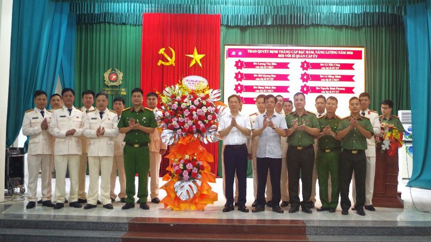 CÔNG AN XÃ ỨNG HÒA TỔ CHỨC LỄ CÔNG BỐ QUYẾT ĐỊNH THĂNG CẤP BẬC HÀM, NÂNG BẬC LƯƠNG NĂM 2026.