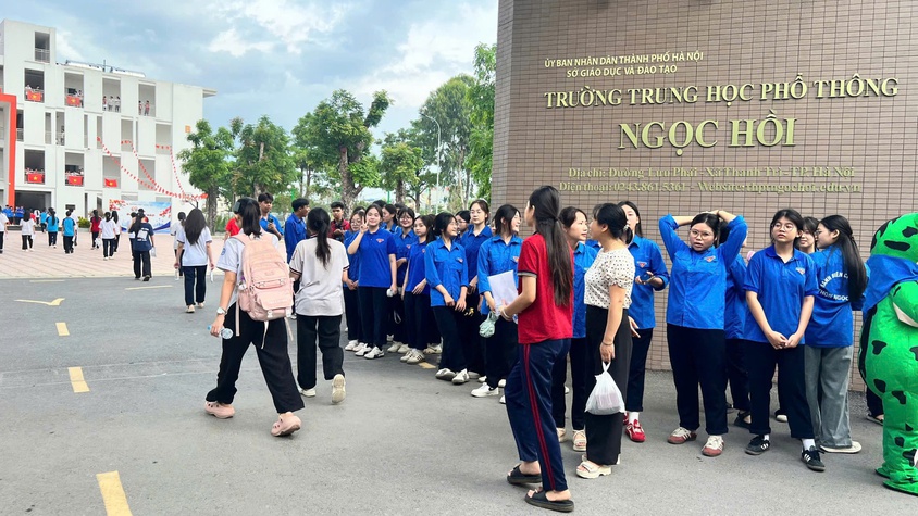 ĐOÀN TNCS HỒ CHÍ MINH XÃ THANH TRÌ TIẾP SỨC MÙA THI TUYỂN SINH VÀO LỚP 10 NĂM HỌC 2026 – 2027