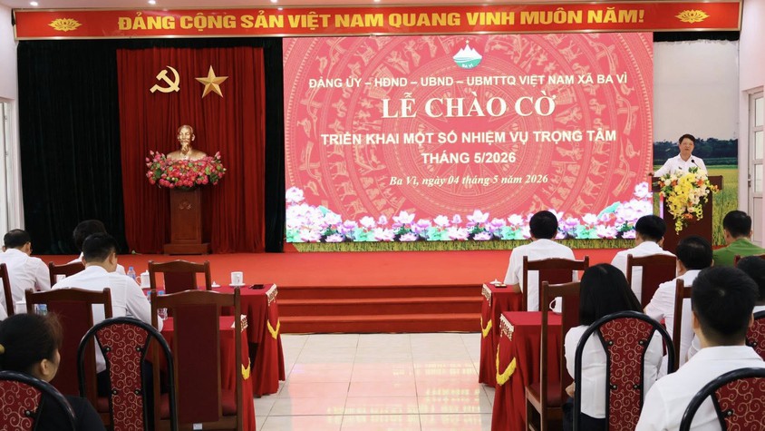 Xã Ba Vì: Tổ chức lễ chào cờ, triển khai nhiệm vụ tháng 5 và phát động ủng hộ Quỹ “Vì biển, đảo Việt Nam” năm 2026