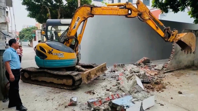 THÔN DUM GÓP SỨC LAN TỎA PHONG TRÀO HIẾN ĐẤT MỞ ĐƯỜNG TẠI XÃ PHÚC THỌ