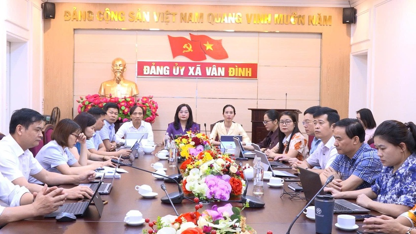 XÃ VÂN ĐÌNH THAM DỰ HỘI NGHỊ TRIỂN KHAI THI HÀNH LUẬT THỦ ĐÔ NĂM 2026