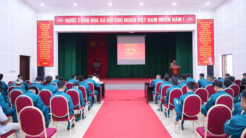 Lễ khai mạc huấn luyện dân quân cơ động xã Phù Đổng năm 2026