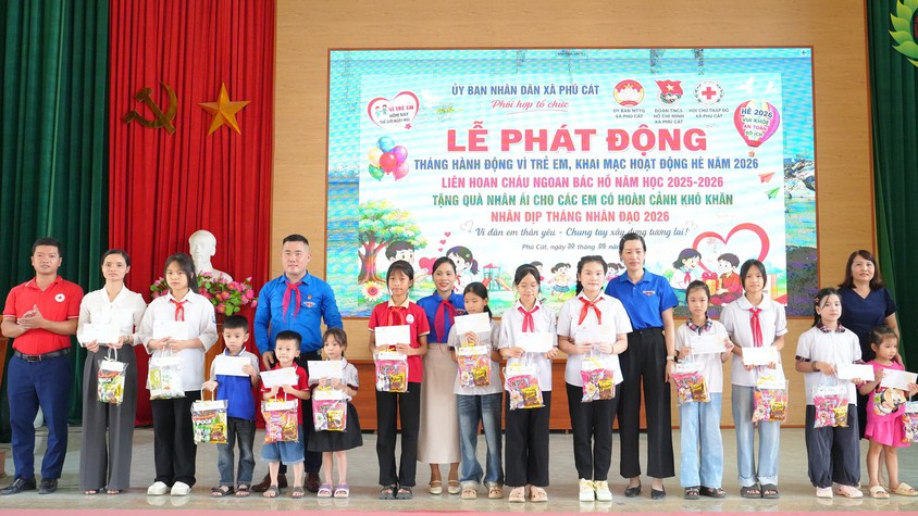 168 thiếu nhi tiêu biểu được tuyên dương tại Liên hoan Cháu ngoan Bác Hồ xã Phú Cát năm học 2025 – 2026