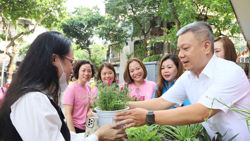 Công đoàn viên phường Hoàn Kiếm nhiệt tình hưởng ứng 