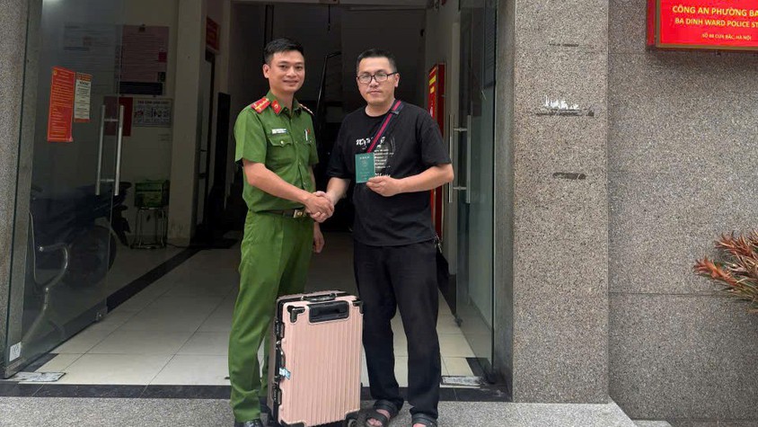 CÔNG AN PHƯỜNG BA ĐÌNH NHANH CHÓNG TÌM LẠI TÀI SẢN THẤT LẠC CHO DU KHÁCH NƯỚC NGOÀI