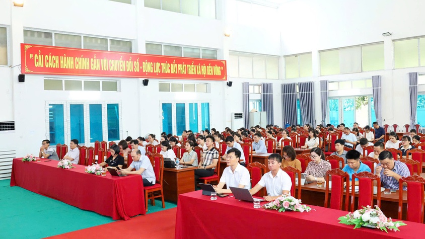 Đẩy mạnh chuyển đổi số, giữ vững kỷ cương hành chính tại phường Tùng Thiện