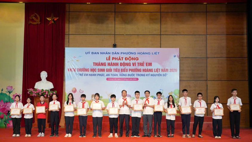 Phường Hoàng Liệt tổ chức Lễ phát động Tháng hành động vì trẻ em; khen thưởng học sinh giỏi tiêu biểu phường Hoàng Liệt năm 2026