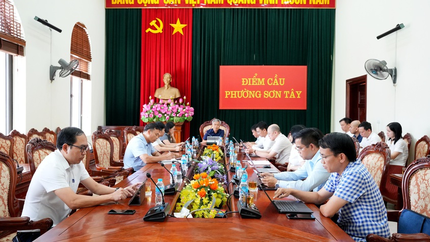 THƯỜNG TRỰC ĐẢNG ỦY PHƯỜNG SƠN TÂY NGHE BÁO CÁO KẾT QUẢ TRIỂN KHAI ĐỀ ÁN CHUYỂN ĐỔI SỐ GIAI ĐOẠN 2026 – 2030